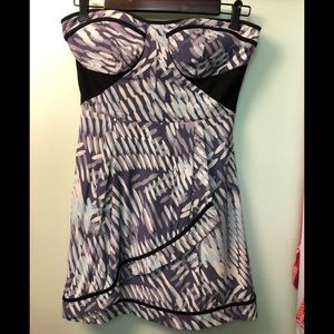 Pretty Strapless patterned dress. Size 6